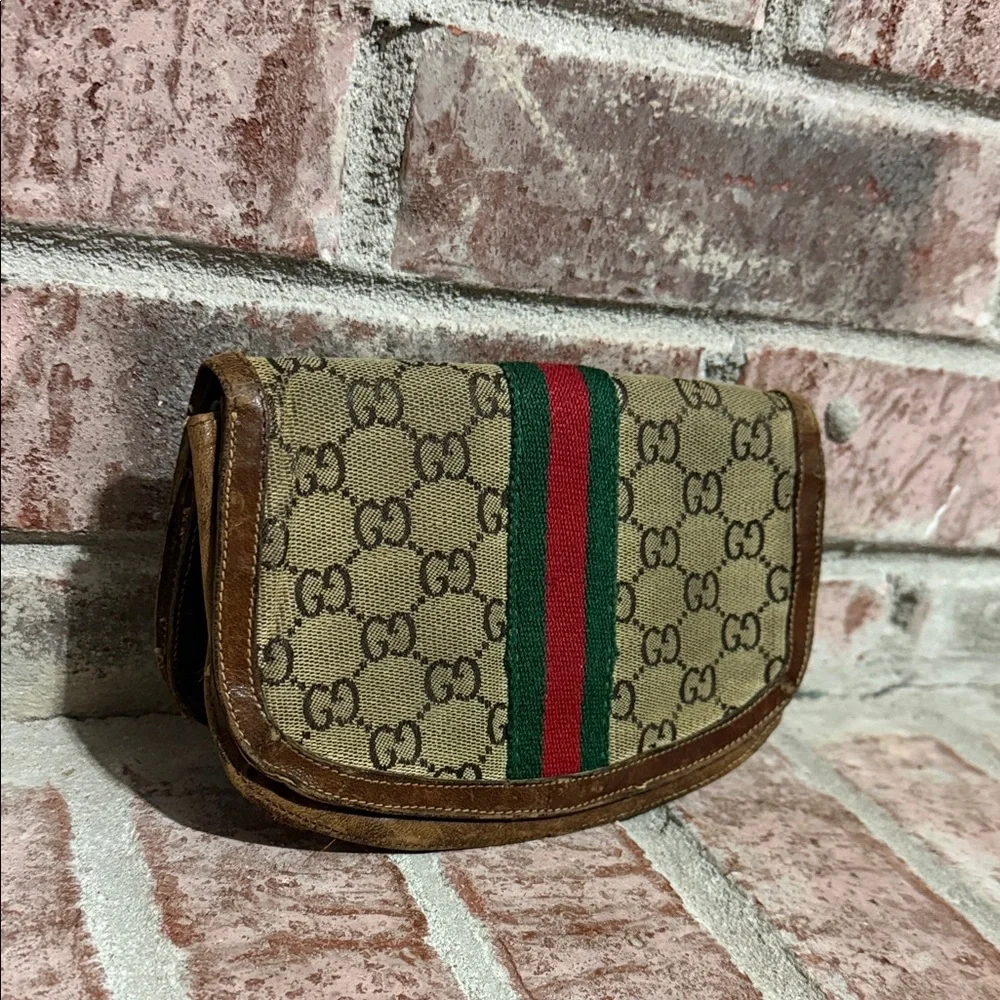 Vintage Gucci Brown Monogram Clutch with Green & Red Web Stripe - Picture 10 of 13